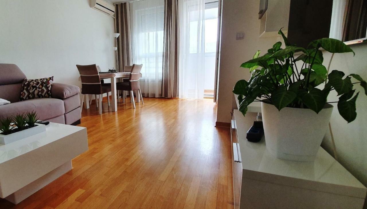 Royal Apartment Belvill Belgrad Exteriör bild